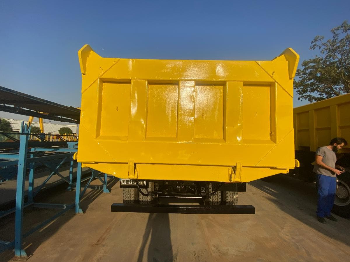 Camião basculante (38 Ton.) · Viana, Luanda. — imagem 15