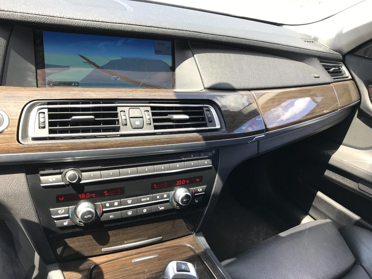 BMW 740D · Ano 2011 — imagem 31