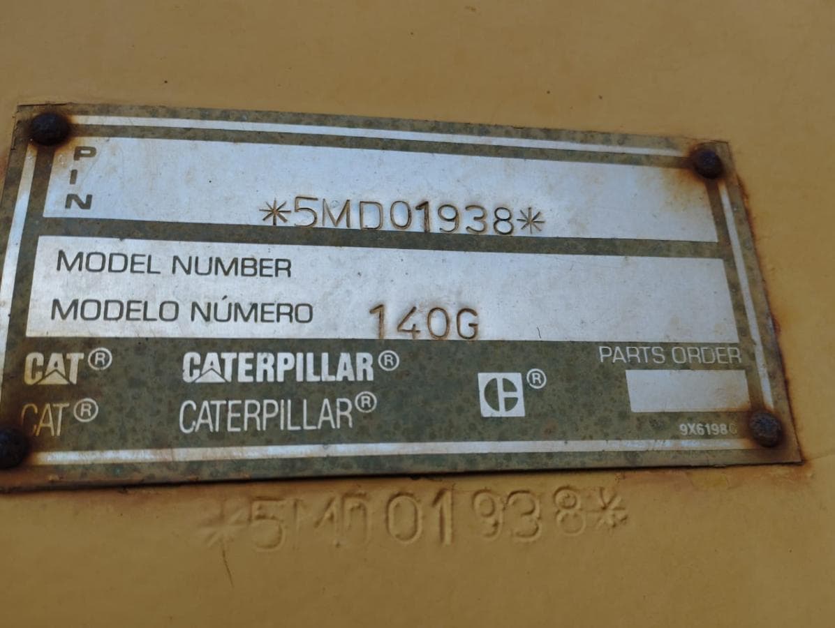 Niveladora Caterpillar · — image 2