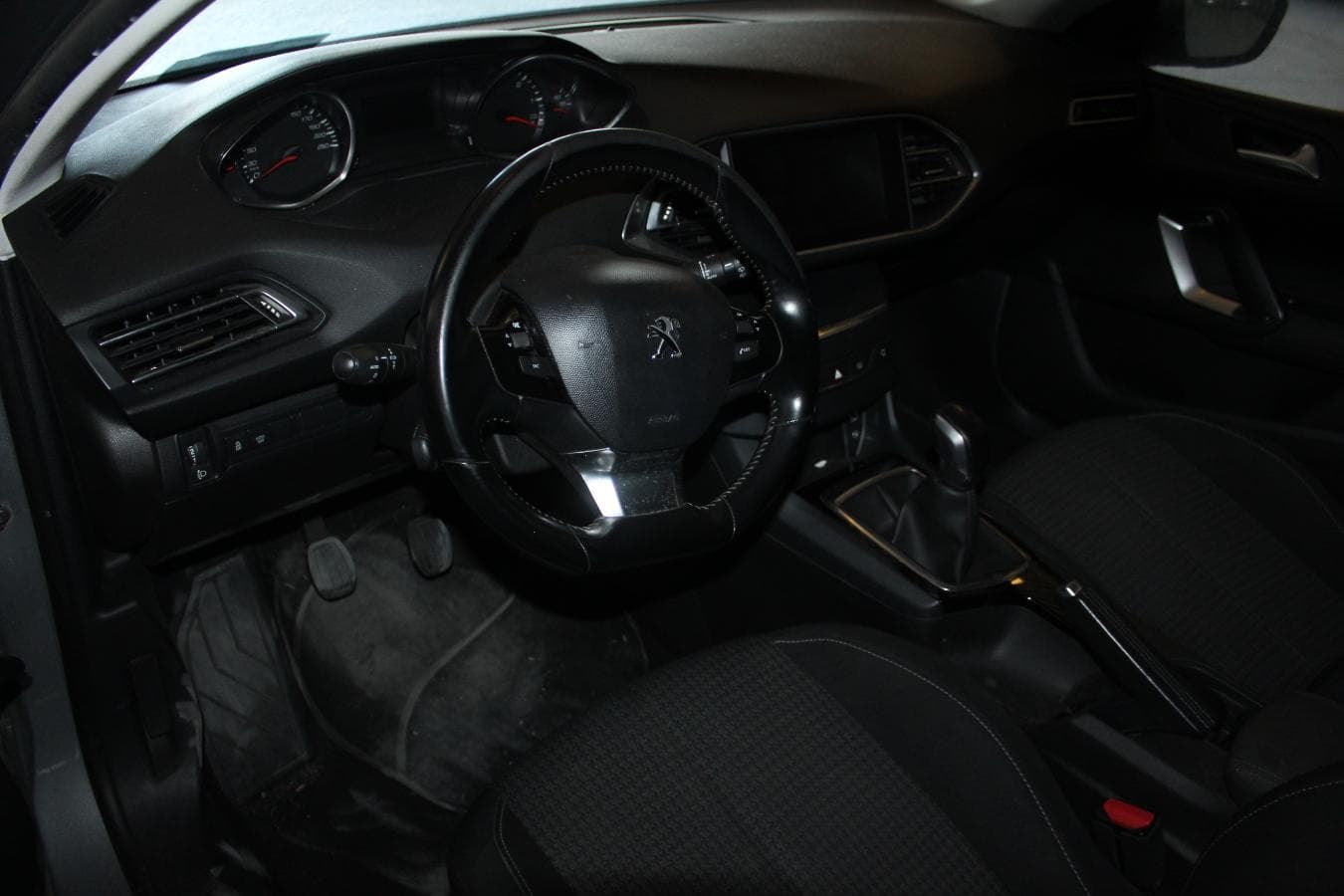 Peugeot 308 · Ano 2017 — image 14