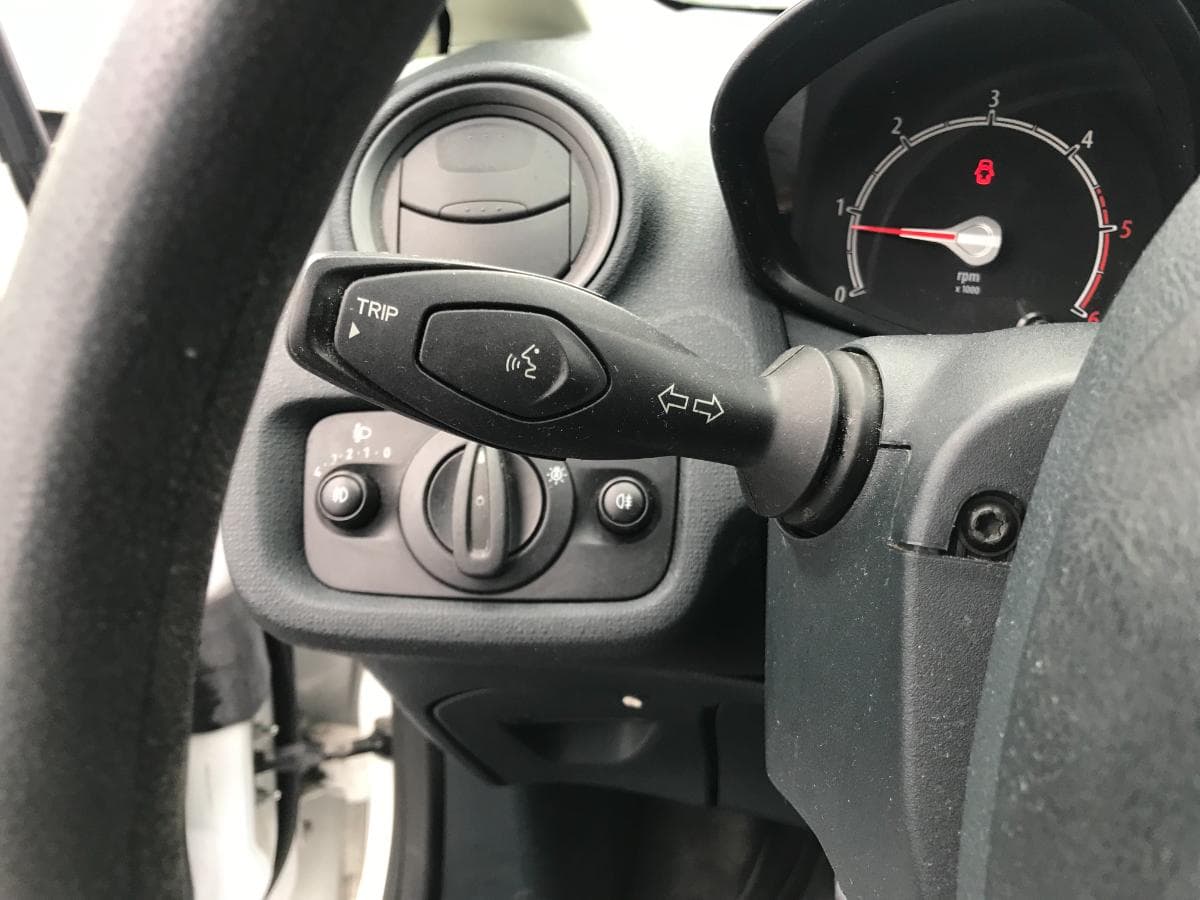 Ford Fiesta 1.4TDCI · Ano 2012 — image 27