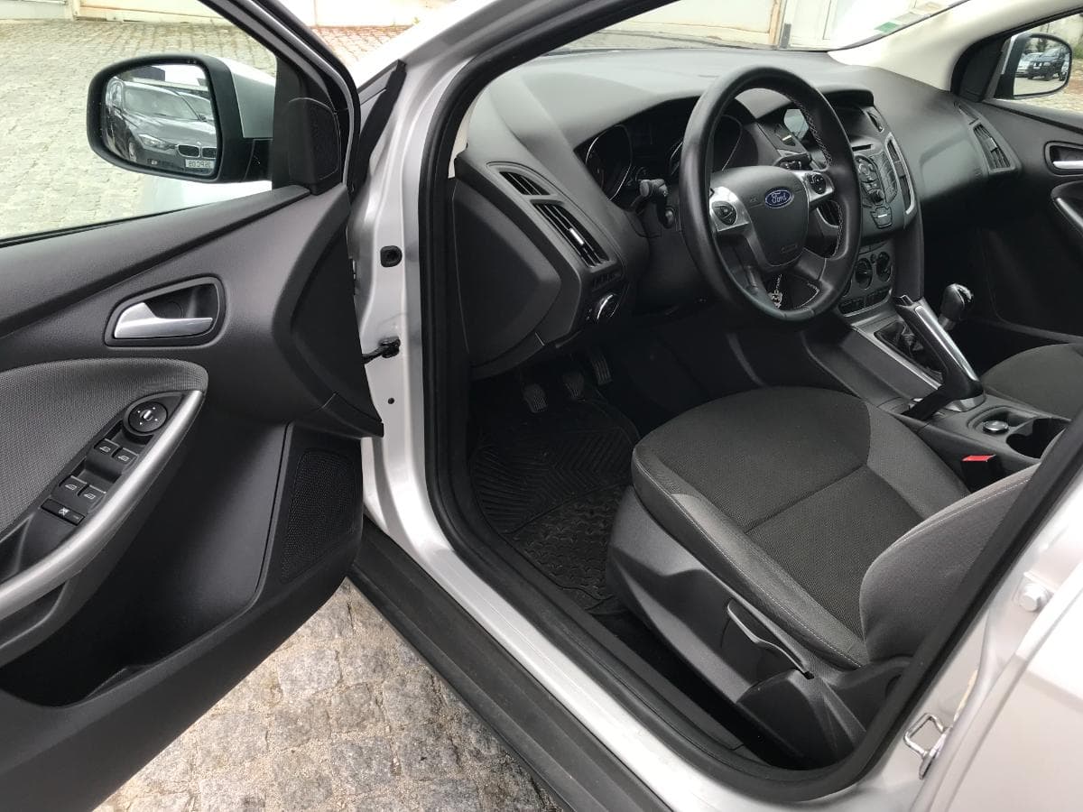 Ford Focus 1.6TDCI · Ano 2011 — image 18