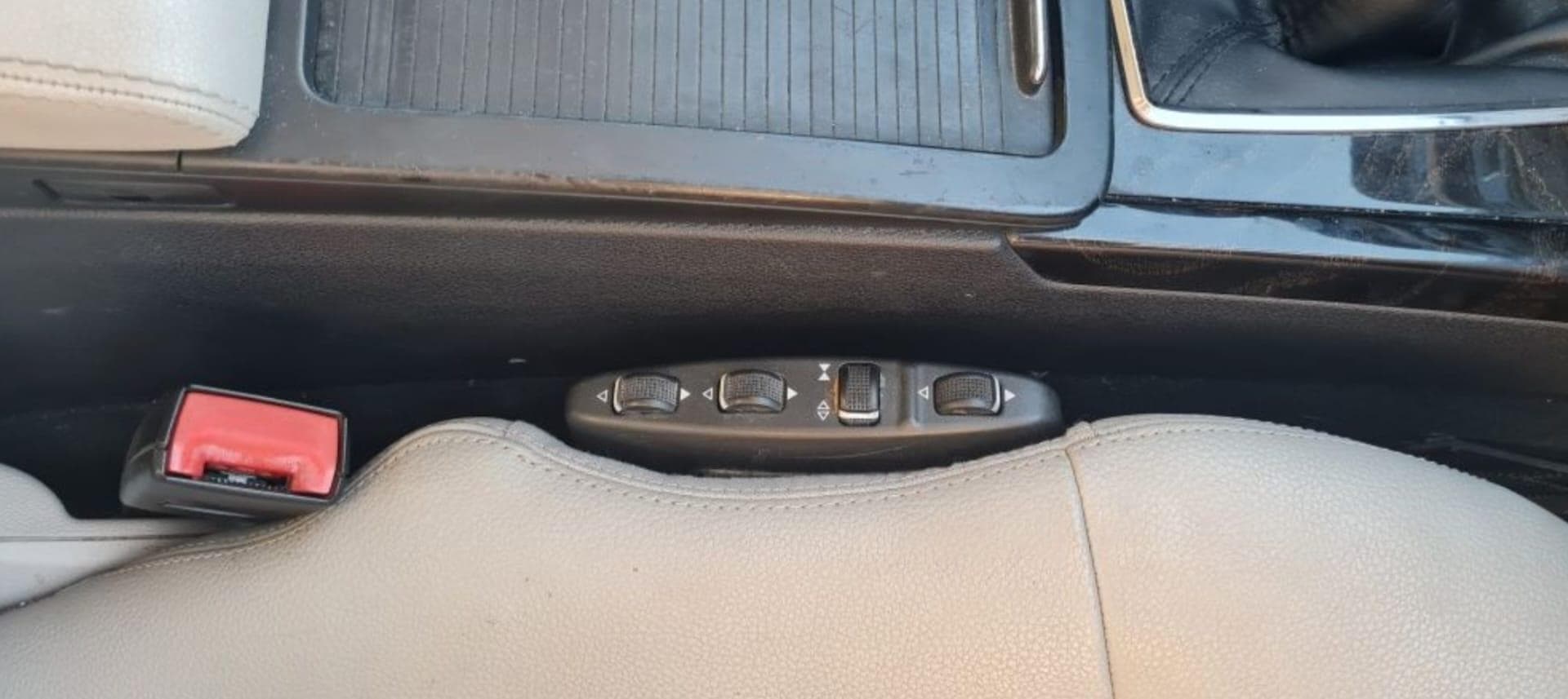 Mercedes-Benz E220 CDI — image 10