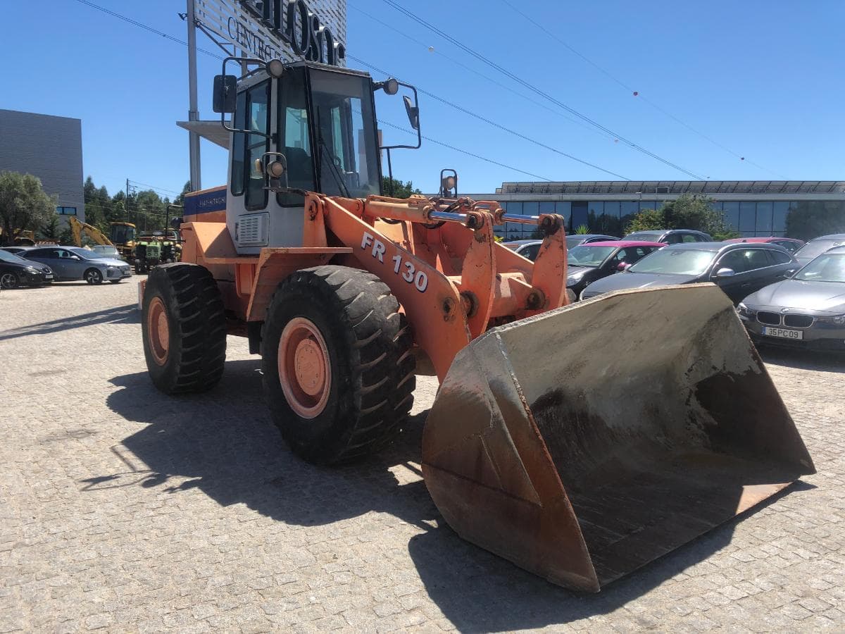 Pá Carregadora Fiat Hitachi FR 130 — imagen 1