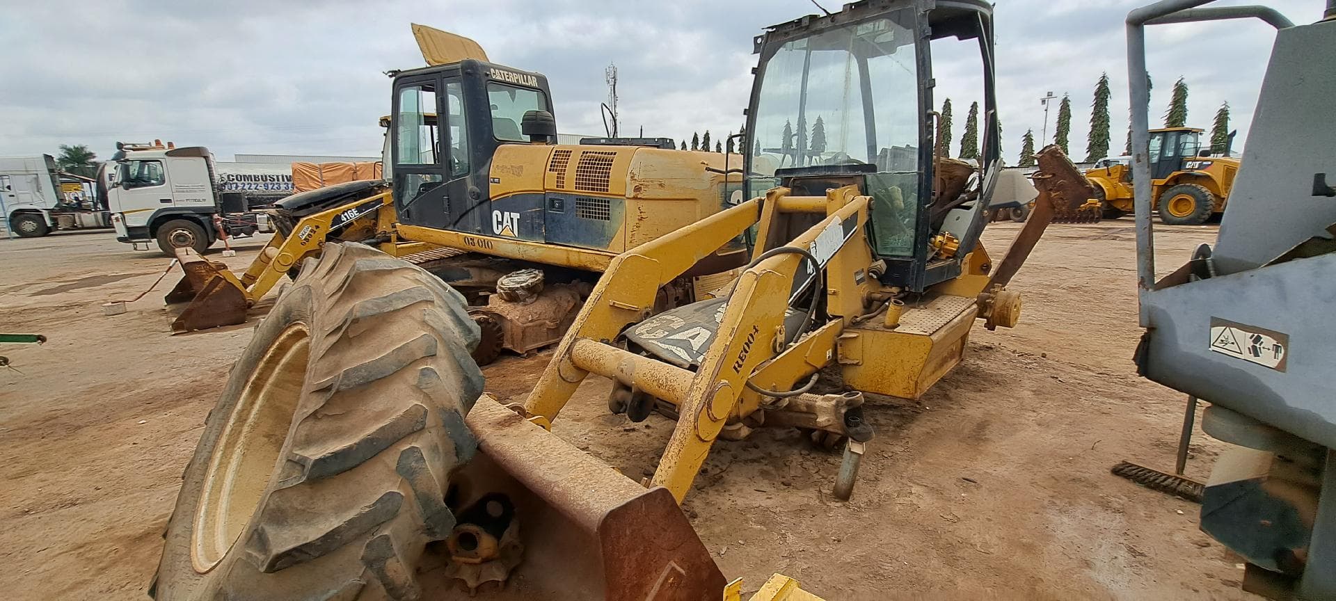 Retroescavadora CATERPILLAR 416E · Viana — imagen 5