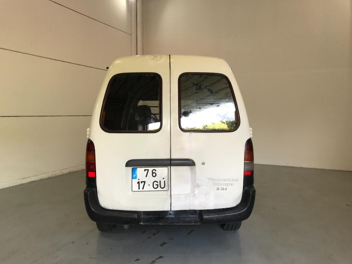Nissan Vanette Cargo 2.3D · Ano 1996 — imagem 7