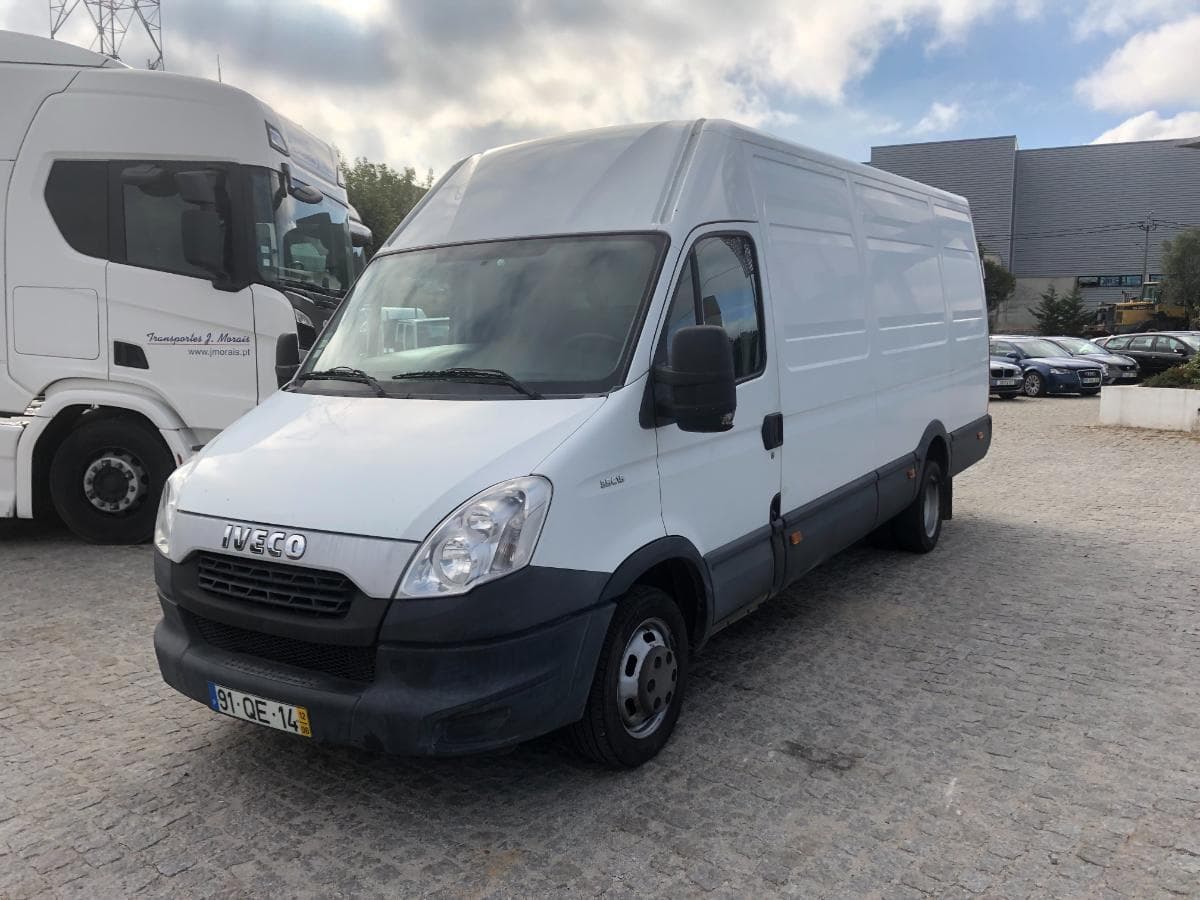 Iveco Daily 35C15 · Ano 2012 — image 3