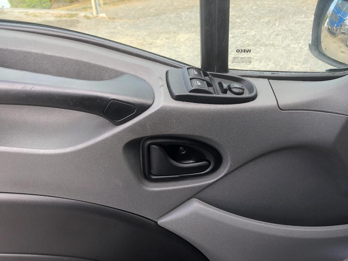 Iveco Daily 35C15 · Ano 2012 — image 27