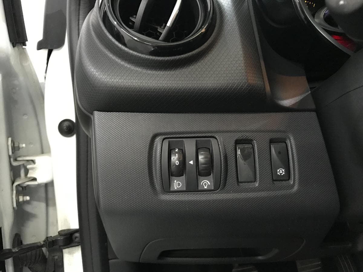 Renault Clio 1.5DCI · Ano 2015 — image 35