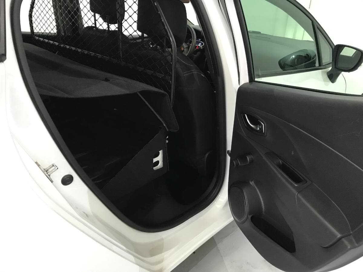 Renault Clio 1.5DCI · Ano 2015 — image 28