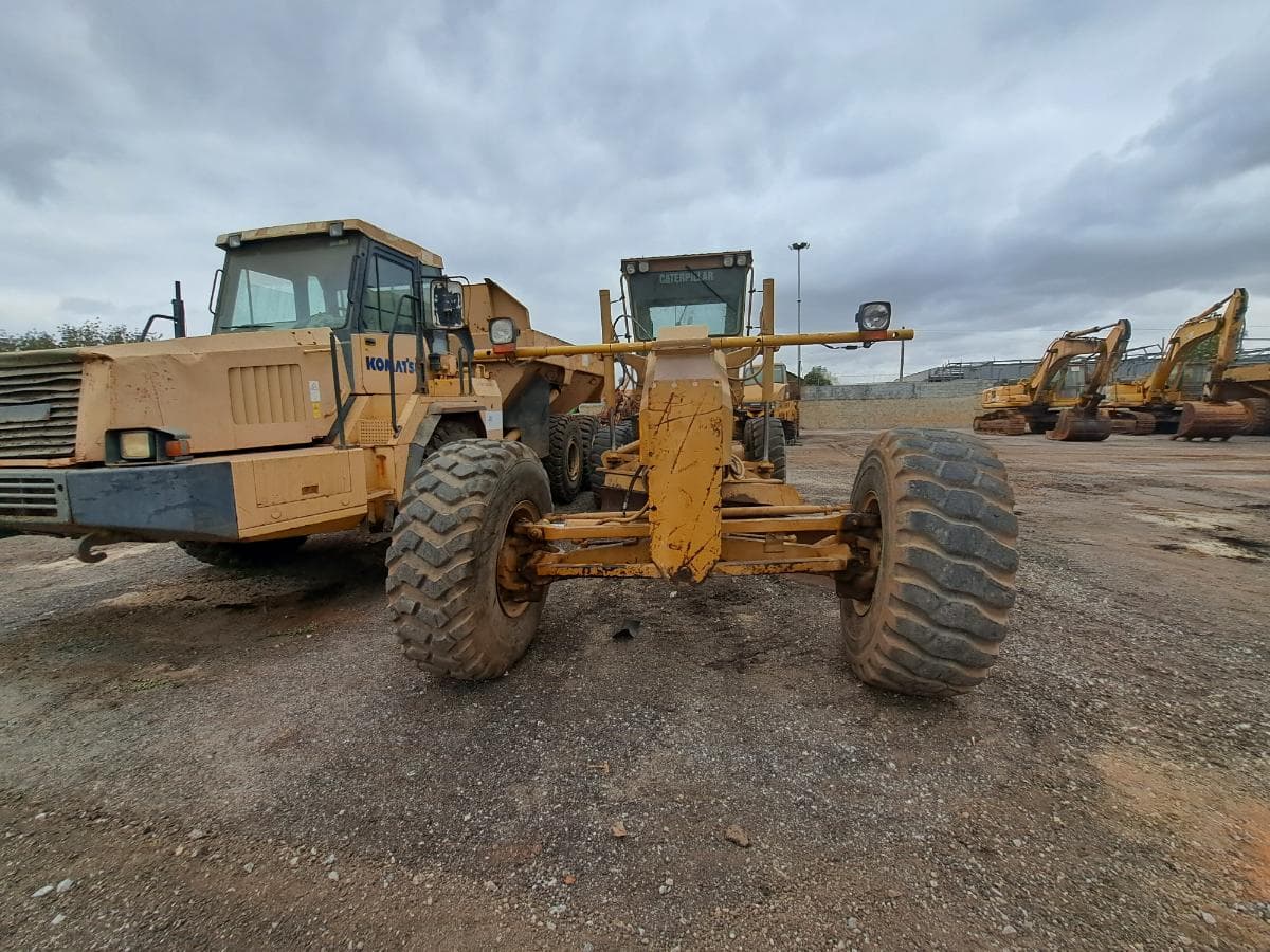 Motoniveladora CATERPILLAR · Viana — image 3