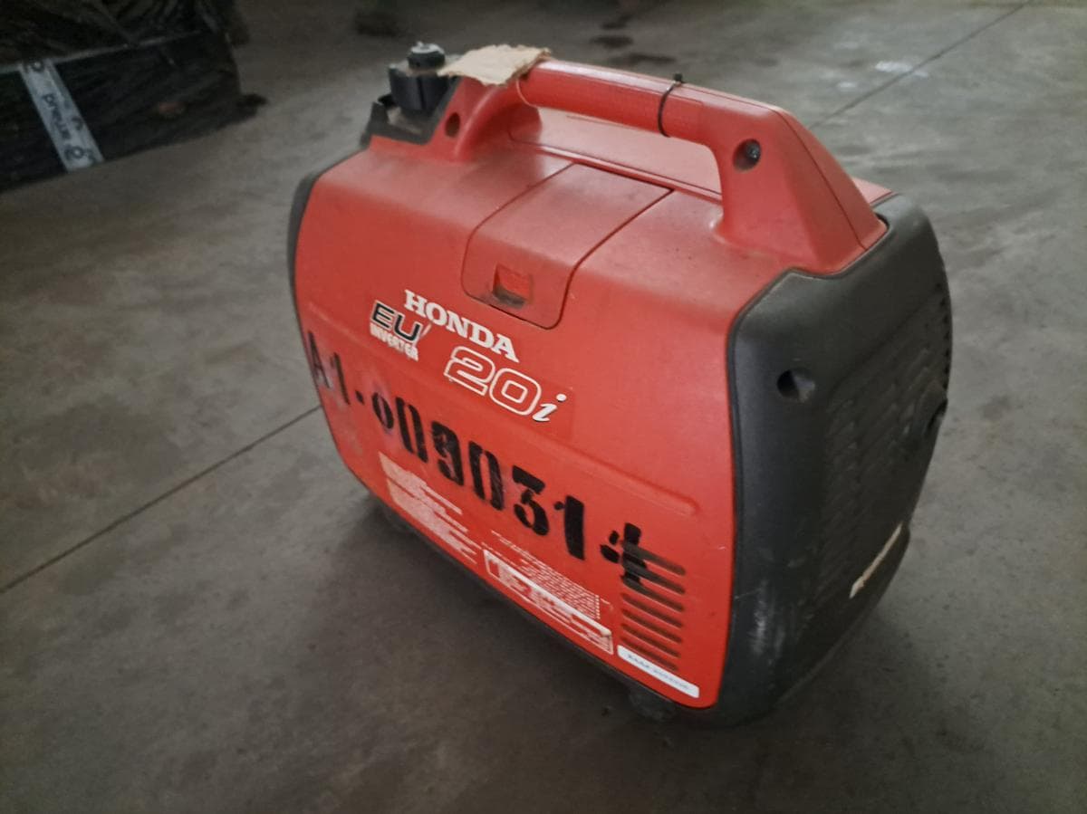 Gerador (2KVA) HONDA EU20 i · Viana — imagen 4