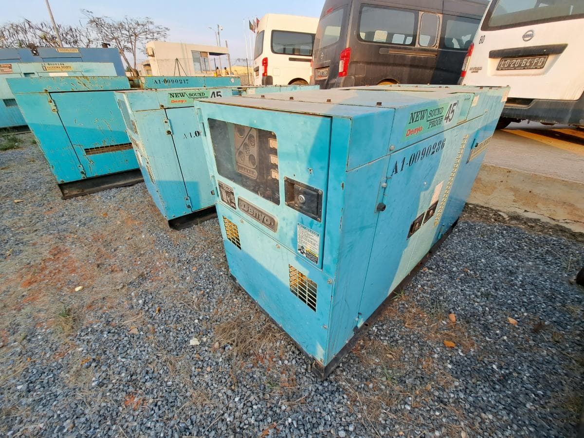 Gerador (37KVA) DENYO DCA45 SPI · Viana — imagen 1