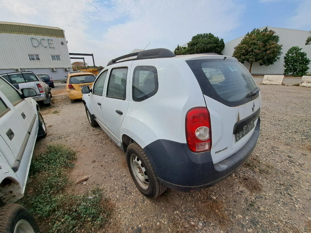 RENAULT DUSTER 4x4 1.6 · Viana — image 3