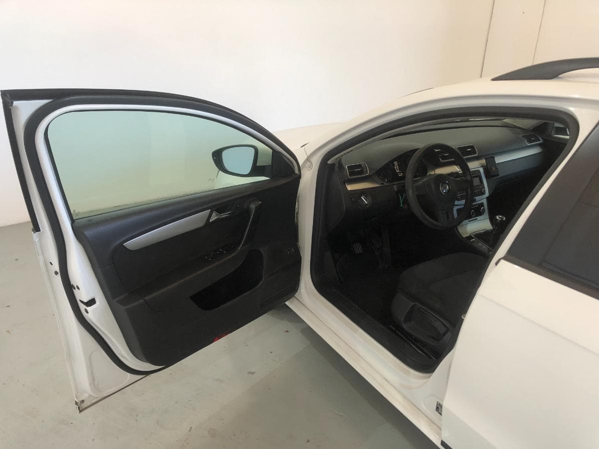 Volkswagen Passat BlueMotion · Ano 2011 — image 17