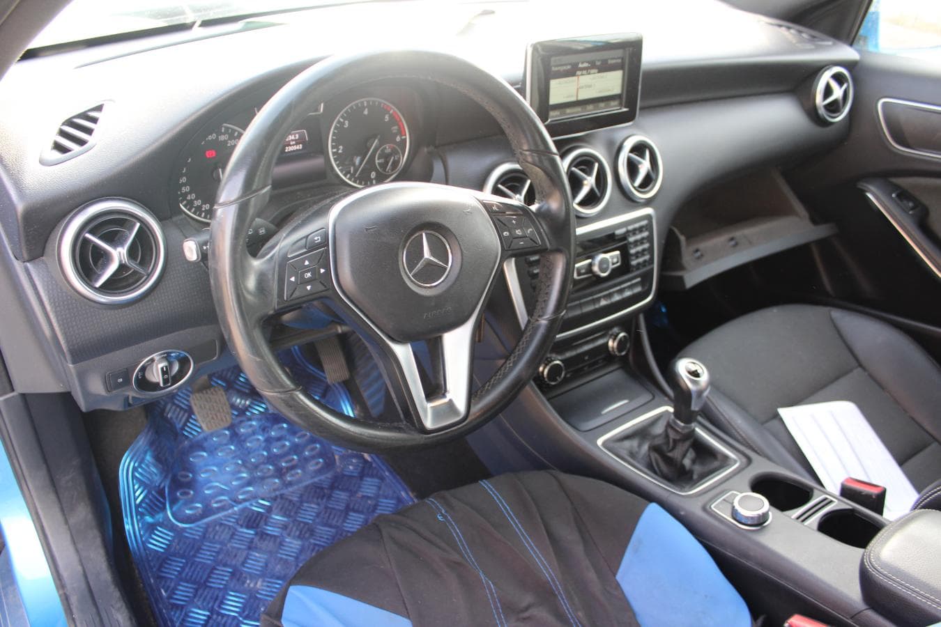 Mercedes-Benz A180 CDI · Ano 2015 — image 16