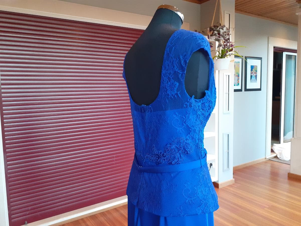 Robe de cérémonie — image 7