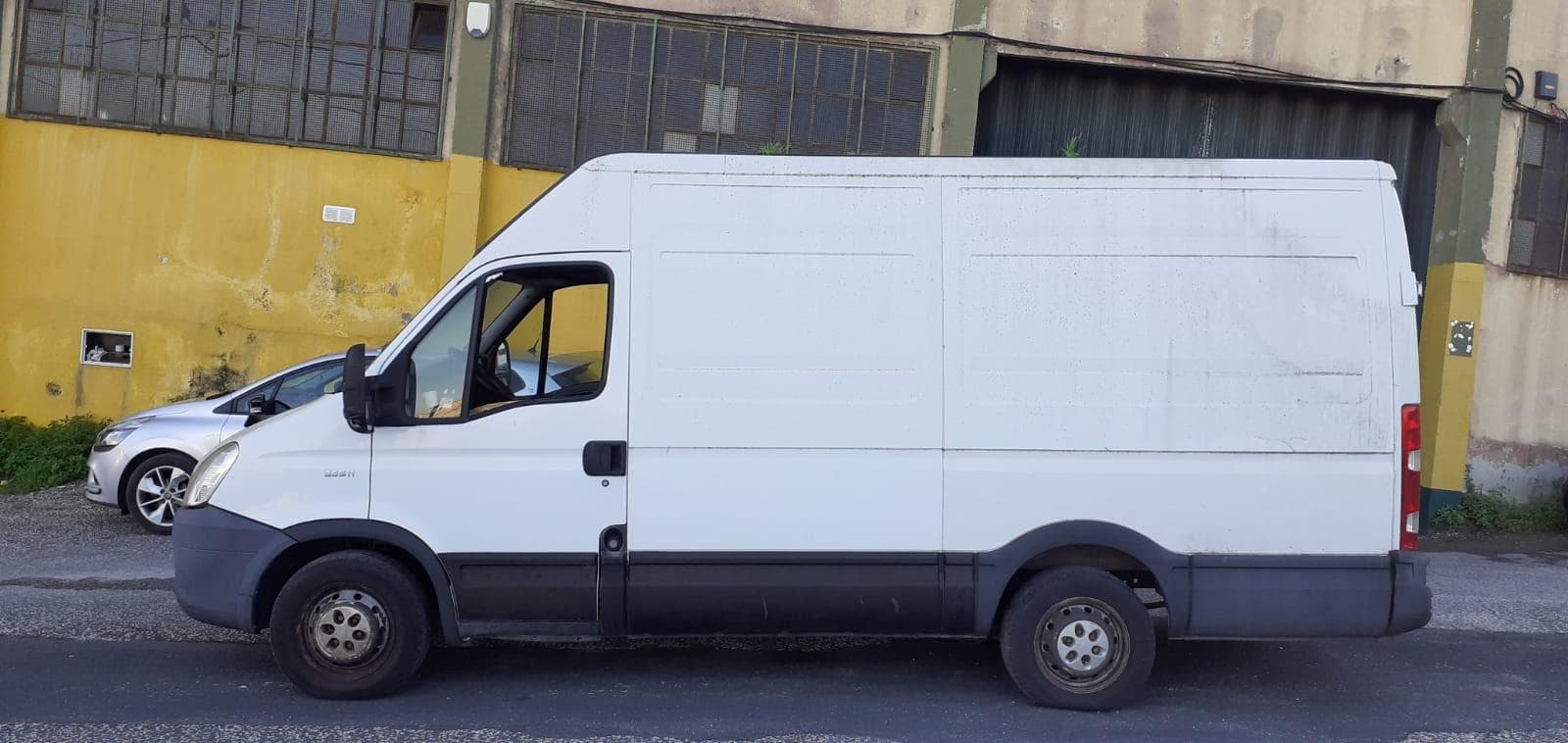 Iveco Daily 3551 TV · Ano 2010 — imagen 7