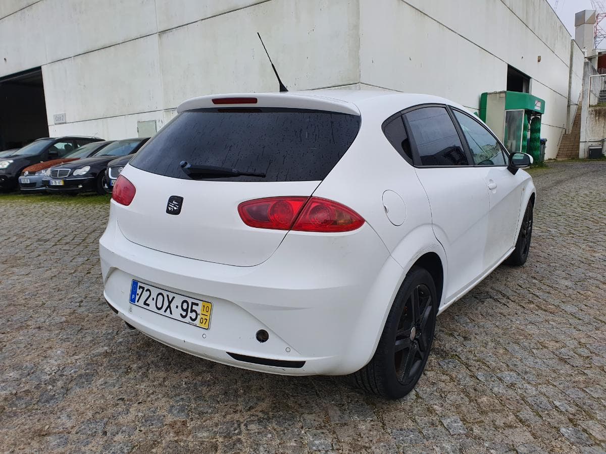 Seat Leon 1.9 TDI · Ano 2010 — imagem 5