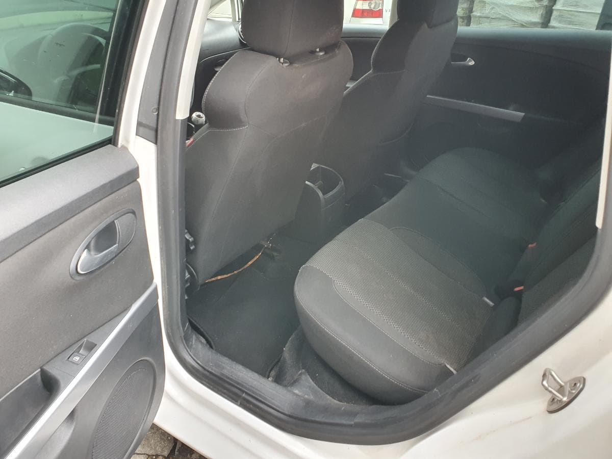 Seat Leon 1.9 TDI · Ano 2010 — imagem 14