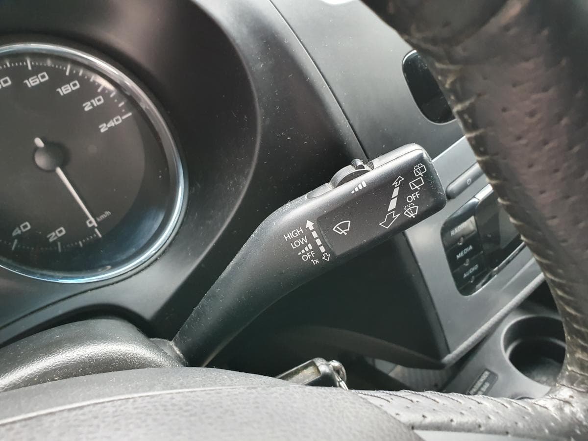 Seat Leon 1.9 TDI · Ano 2010 — imagem 32