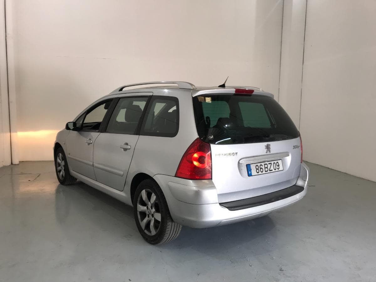 Peugeot 307 SW 1.6 HDI · Ano 2006 — image 10