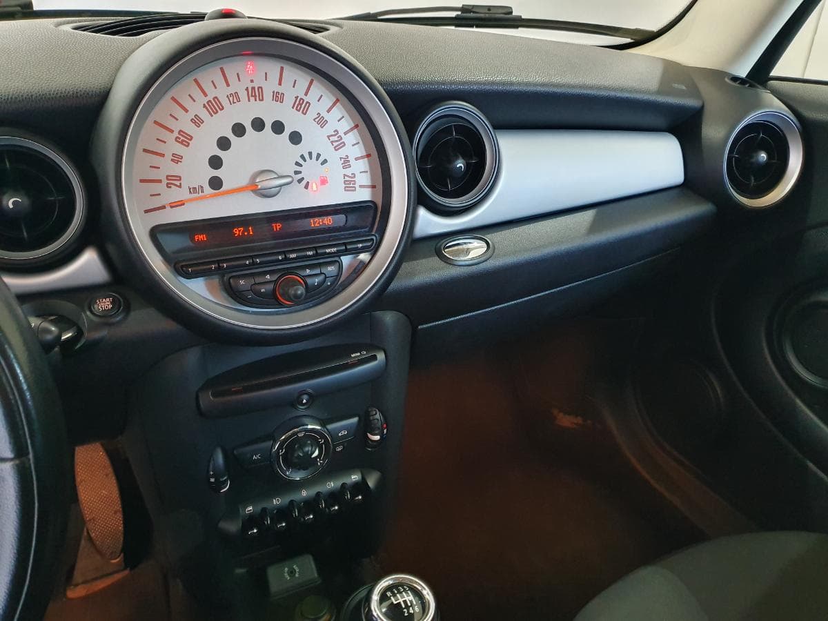 Mini Clubman 1.6 D · Ano 2013 — imagem 22