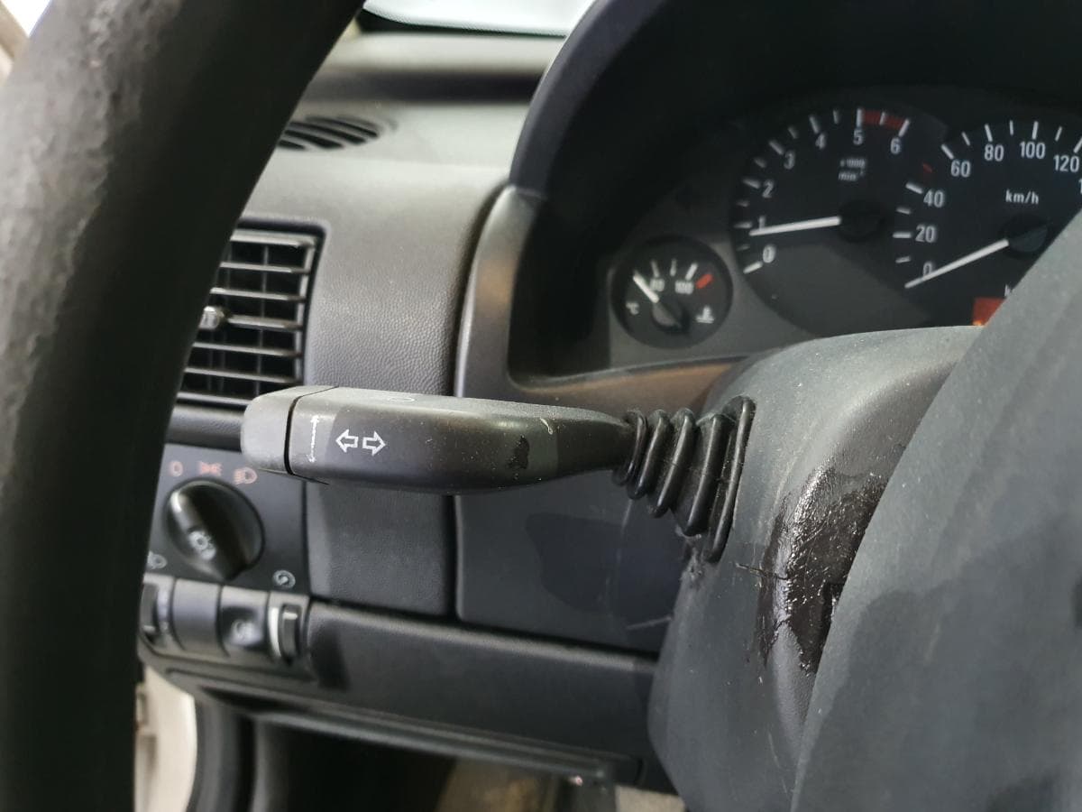 Opel Corsa C Van 1.7DI · Ano 2001 — image 17
