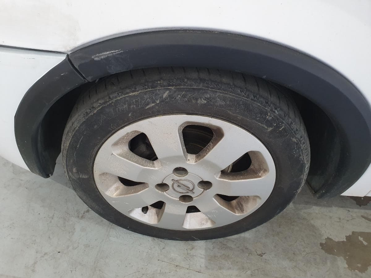 Opel Corsa C Van 1.7DI · Ano 2001 — image 28