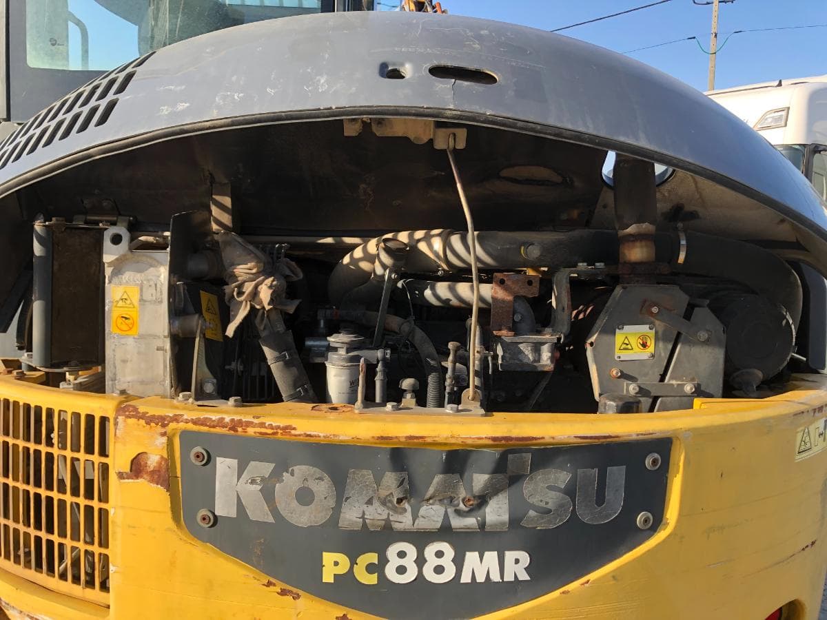 Giratória Rastos Komatsu PC88MR-8 — imagem 5