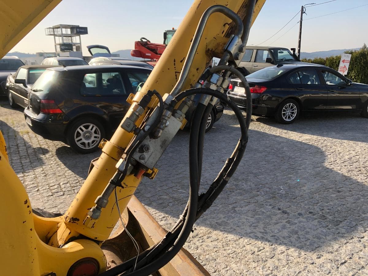 Giratória Rastos Komatsu PC88MR-8 — imagem 14