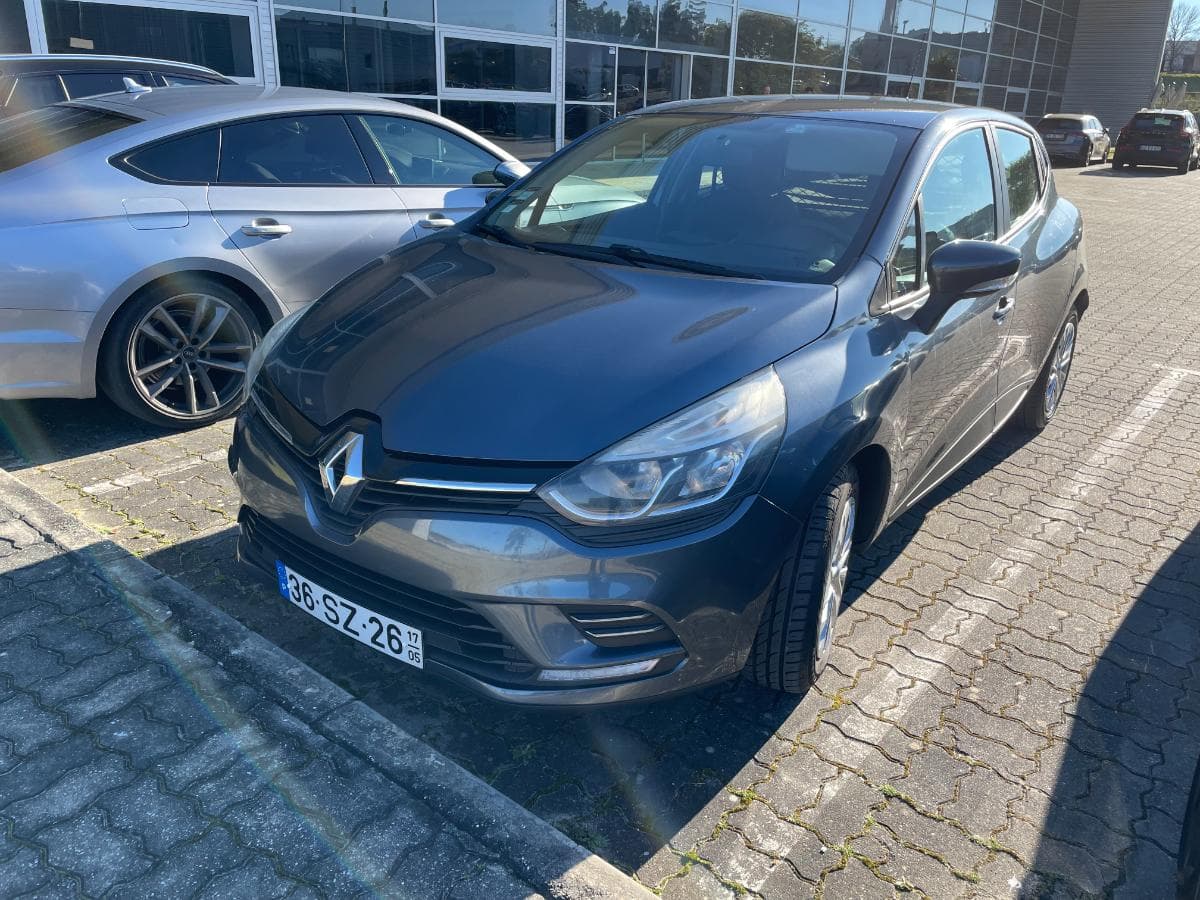 Renault Clio 1.5DCI · Ano 2017 — image 2