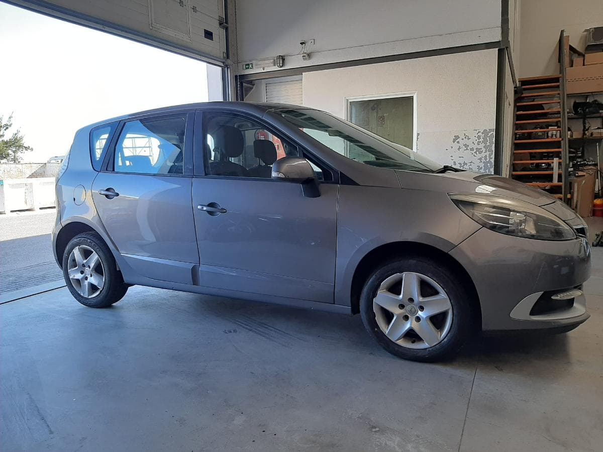 Renault Scénic 1.5 DCI · Ano 2014 — image 3