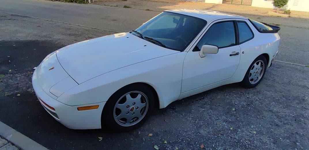 Porsche 944 Turbo — image 19