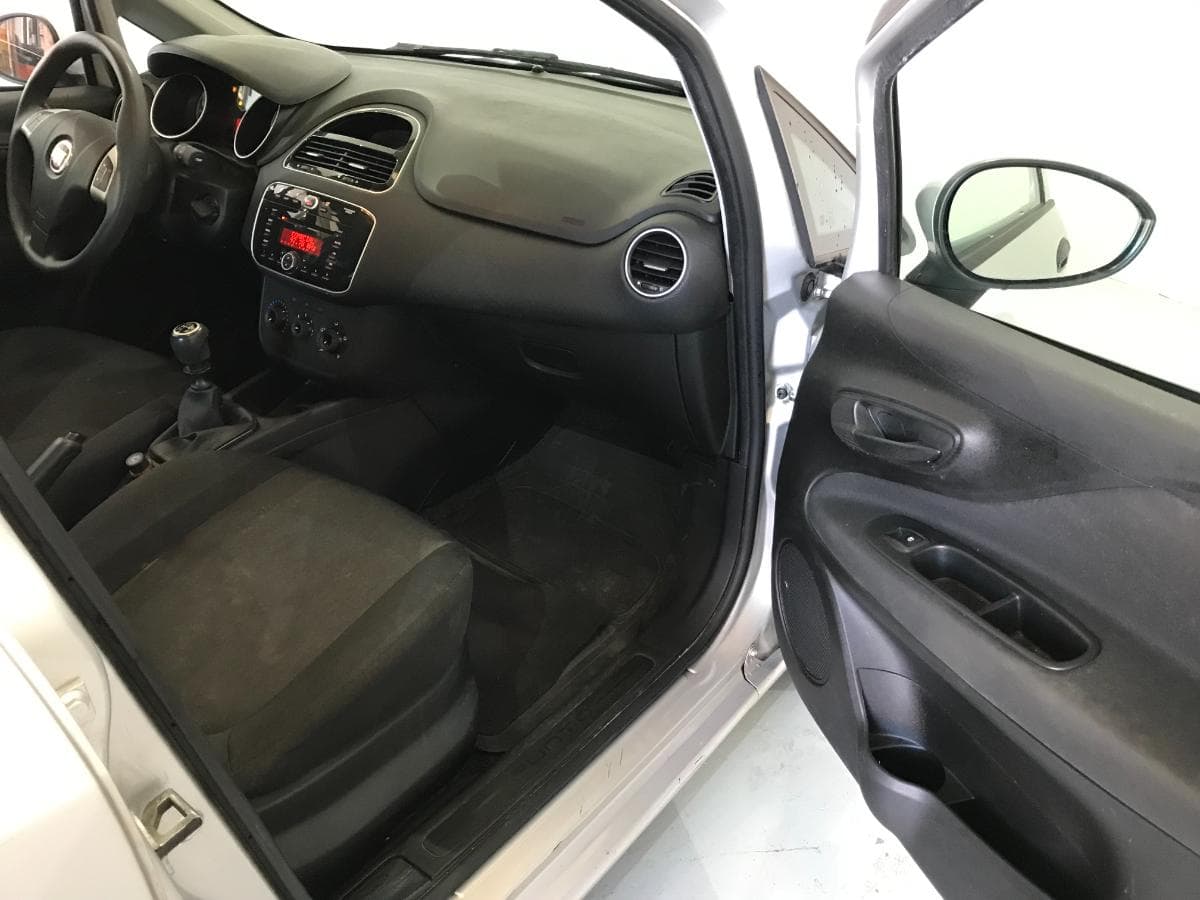 Fiat Punto 1.2 · Ano 2016 — image 22