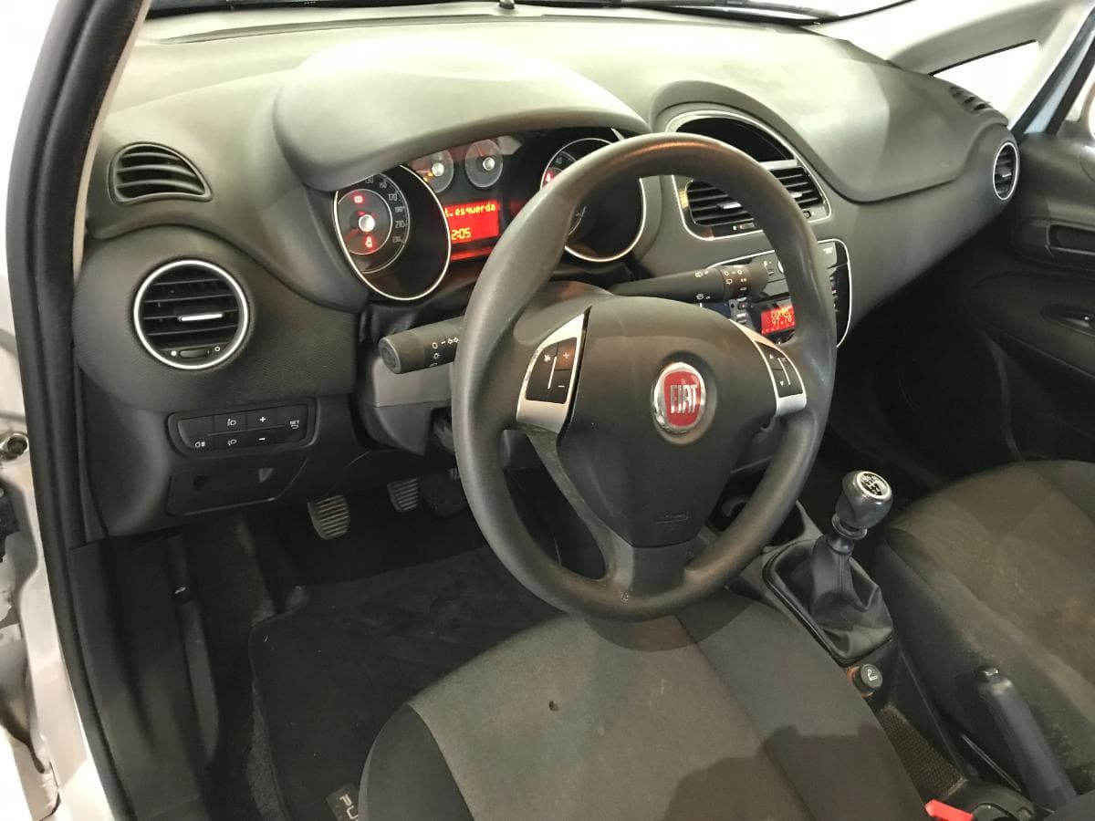 Fiat Punto 1.2 · Ano 2016 — image 37