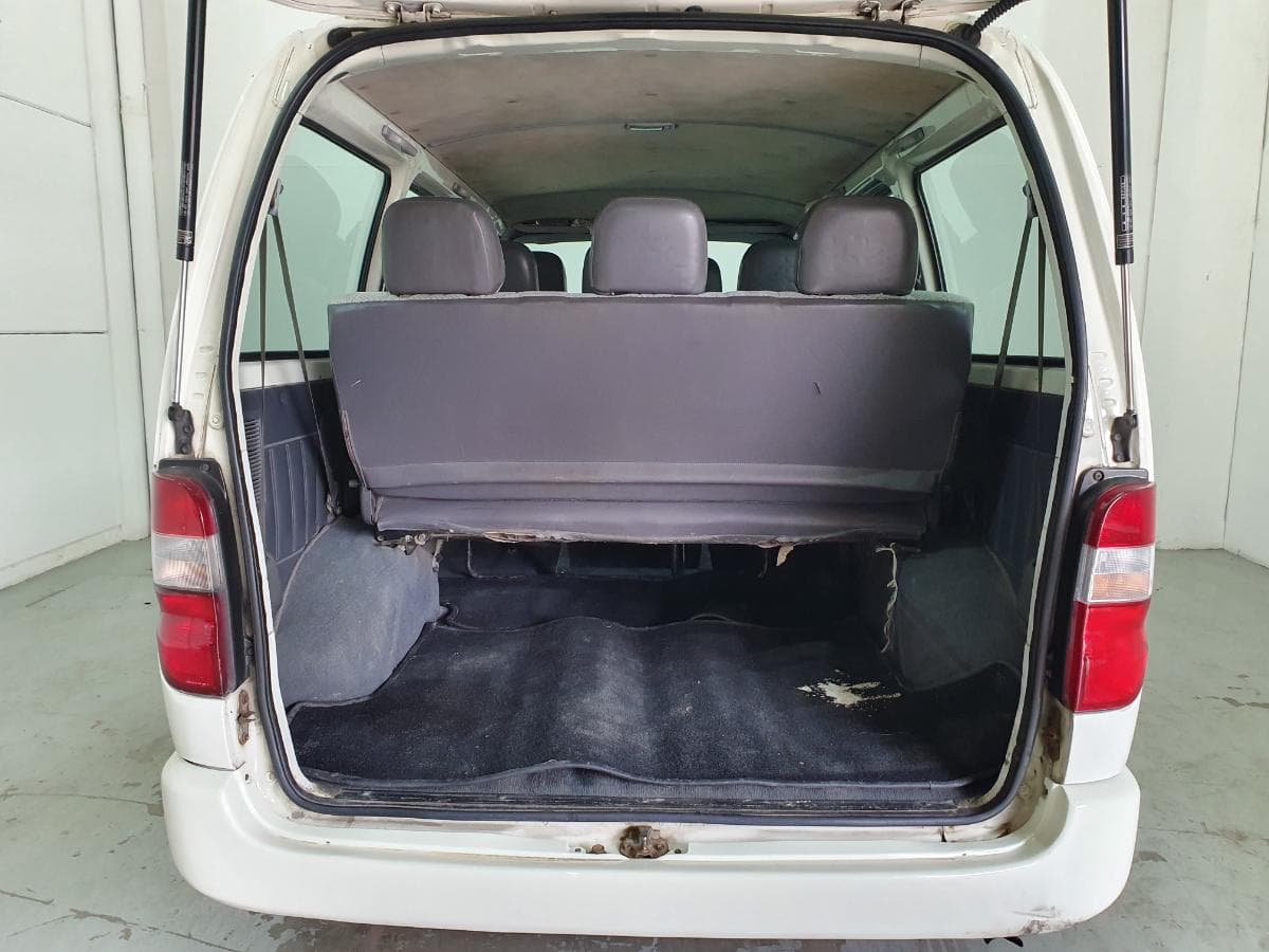 Toyota Hiace 2.4D · Ano 2001 — imagen 8