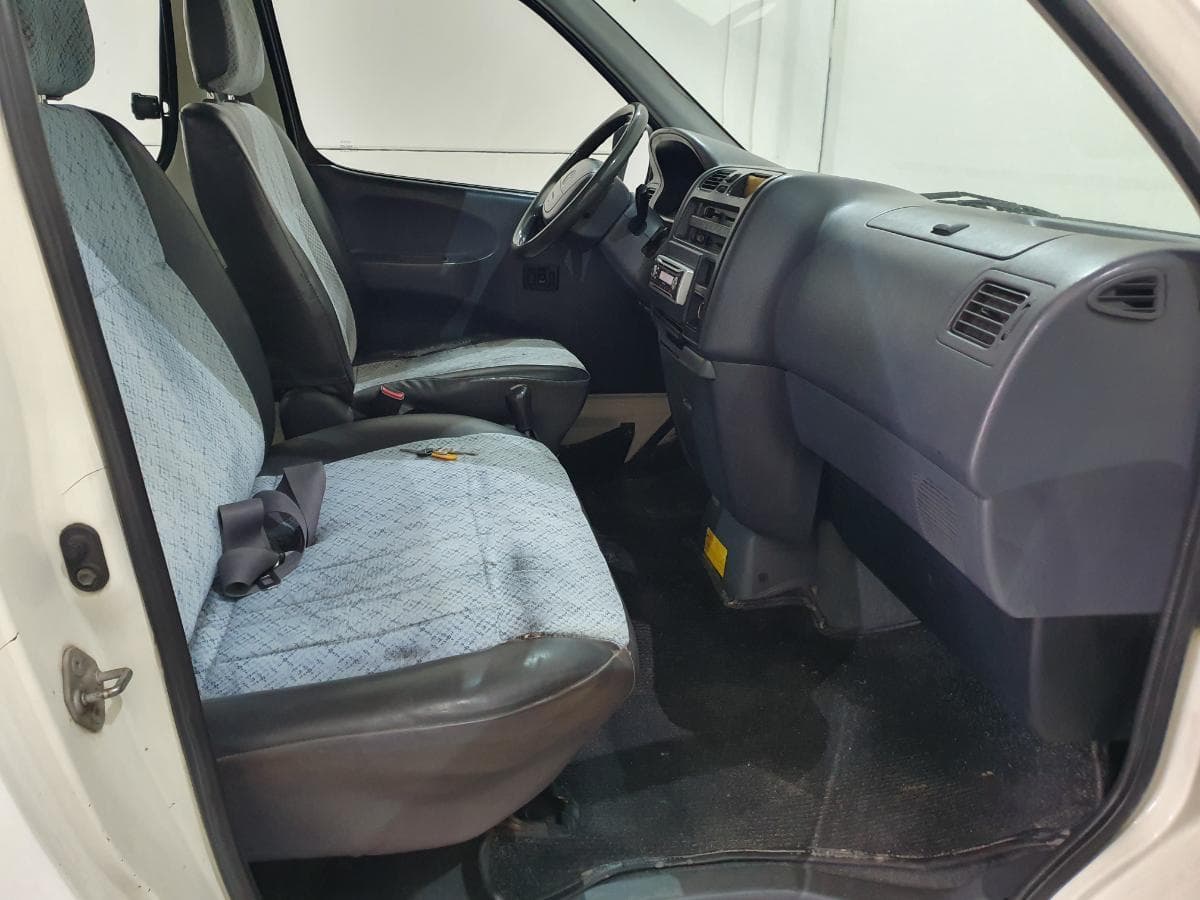 Toyota Hiace 2.4D · Ano 2001 — imagen 18
