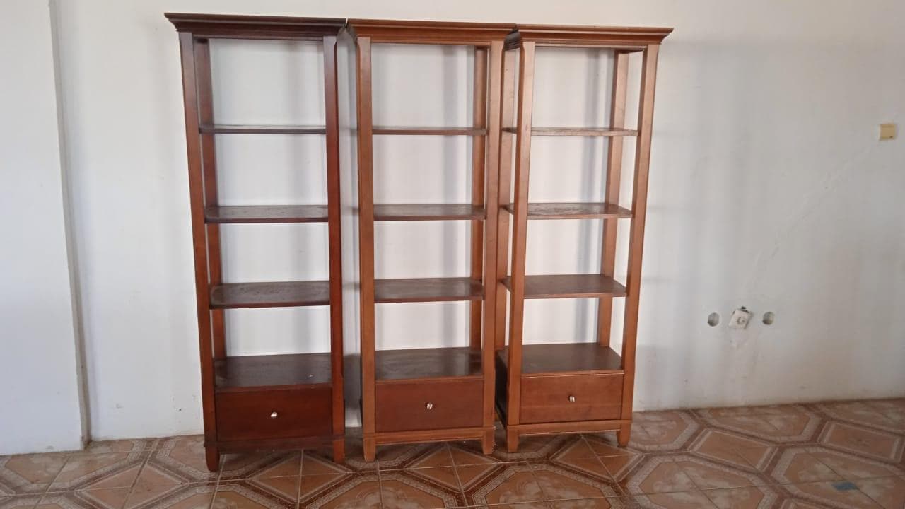 Mobilier de bureau · — image 1