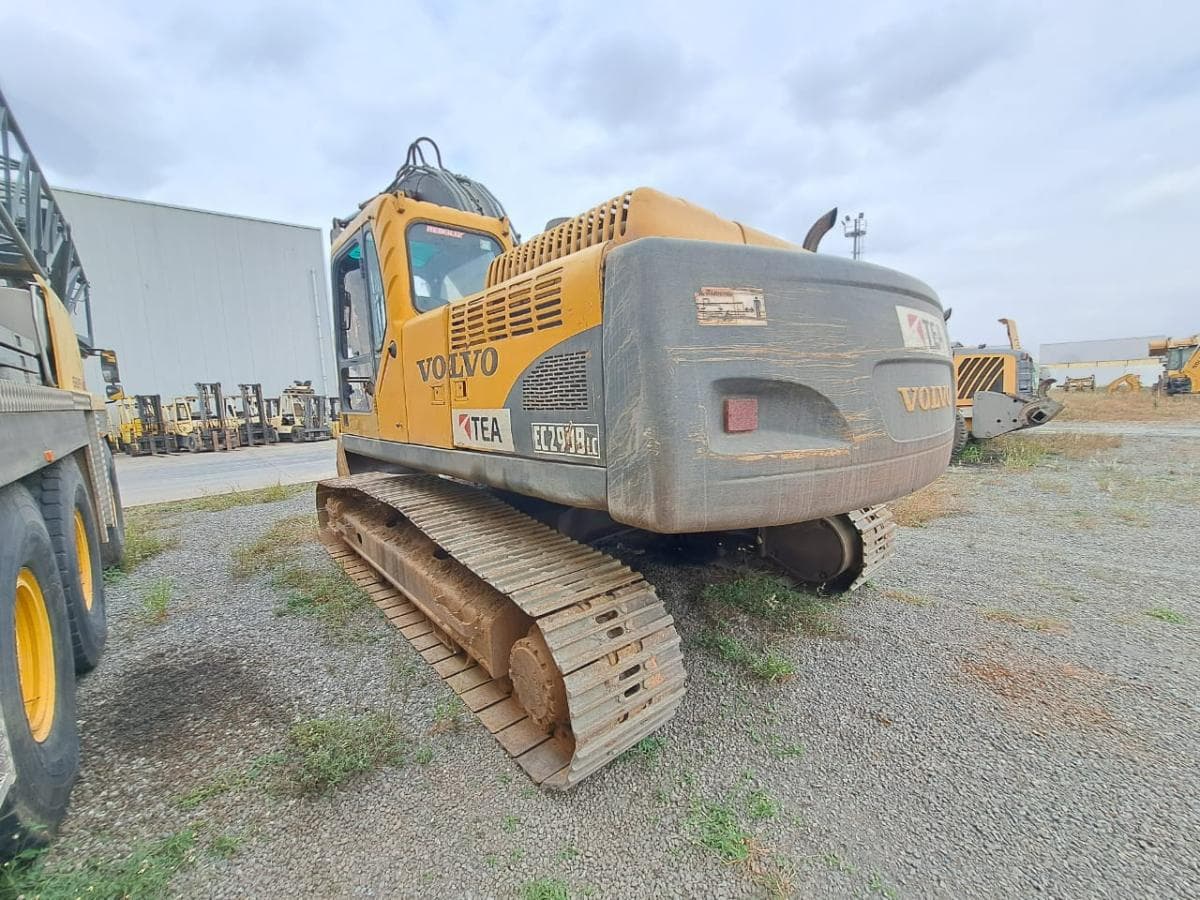 Escavadora VOLVO EC290BLC · Viana — image 4