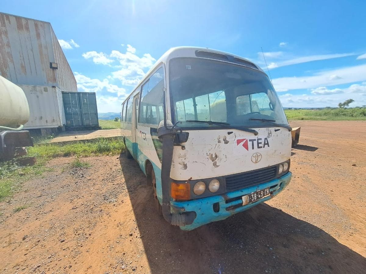 Autocarro Toyota Coaster · Samba Caju — imagen 11