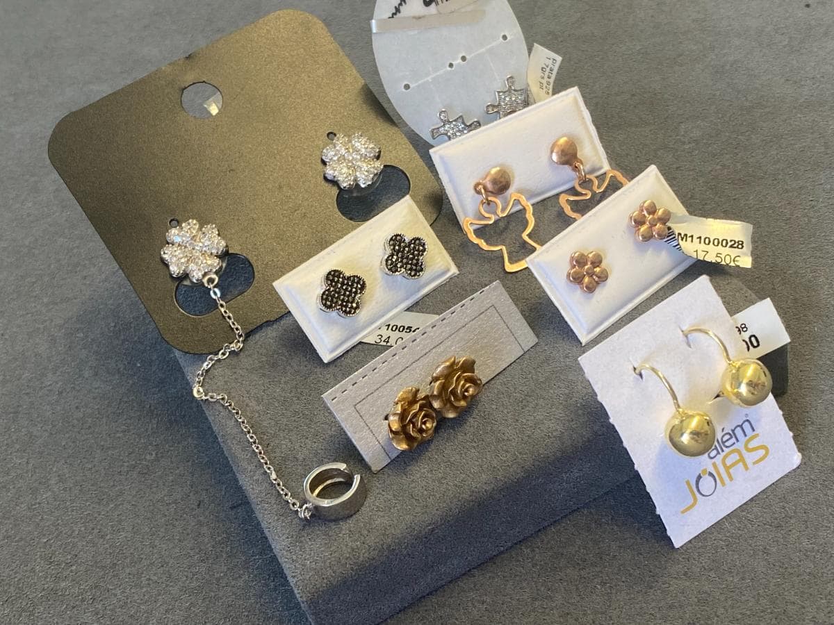 Boucles d'oreilles en argent et autres matériaux — image 2