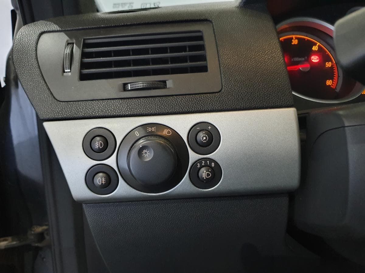 Opel Astra 1.3CDTI · Ano 2008 — imagen 40