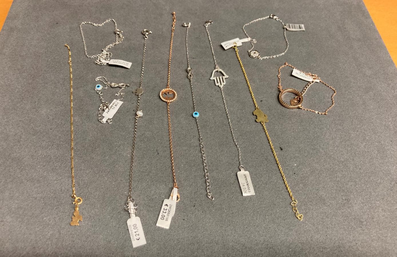Bracelets — image 1