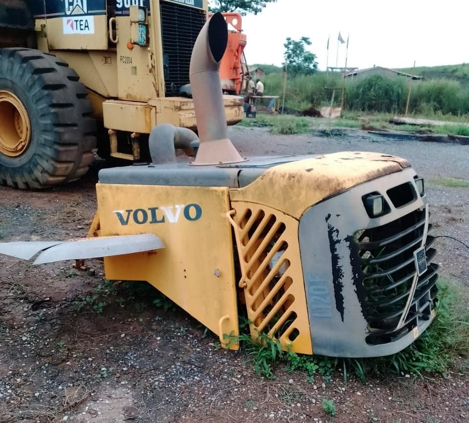 Peças Volvo L-120EV - M'Banza Congo · Samba Caju — imagen 4