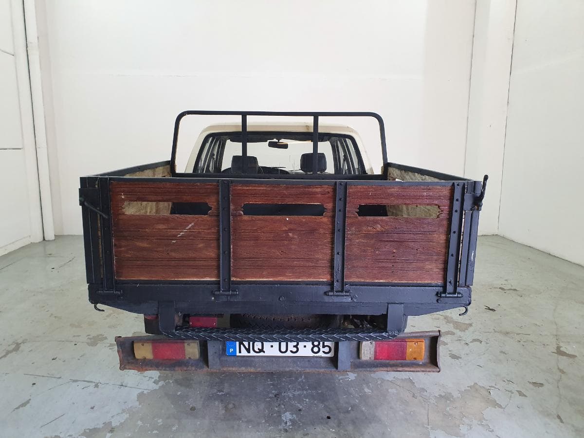 Toyota Hilux 2.4D · Ano 1990 — image 8
