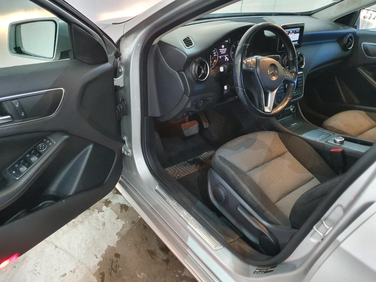 Mercedes-Benz A200 1.8 CDI · Ano 2012 — imagen 17