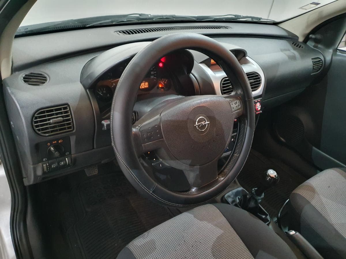 Opel Corsa · Ano 2004 — imagen 37