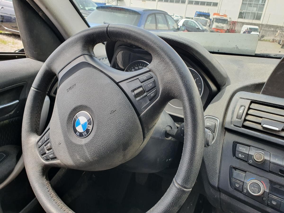BMW 116D · Ano 2014 — imagen 21