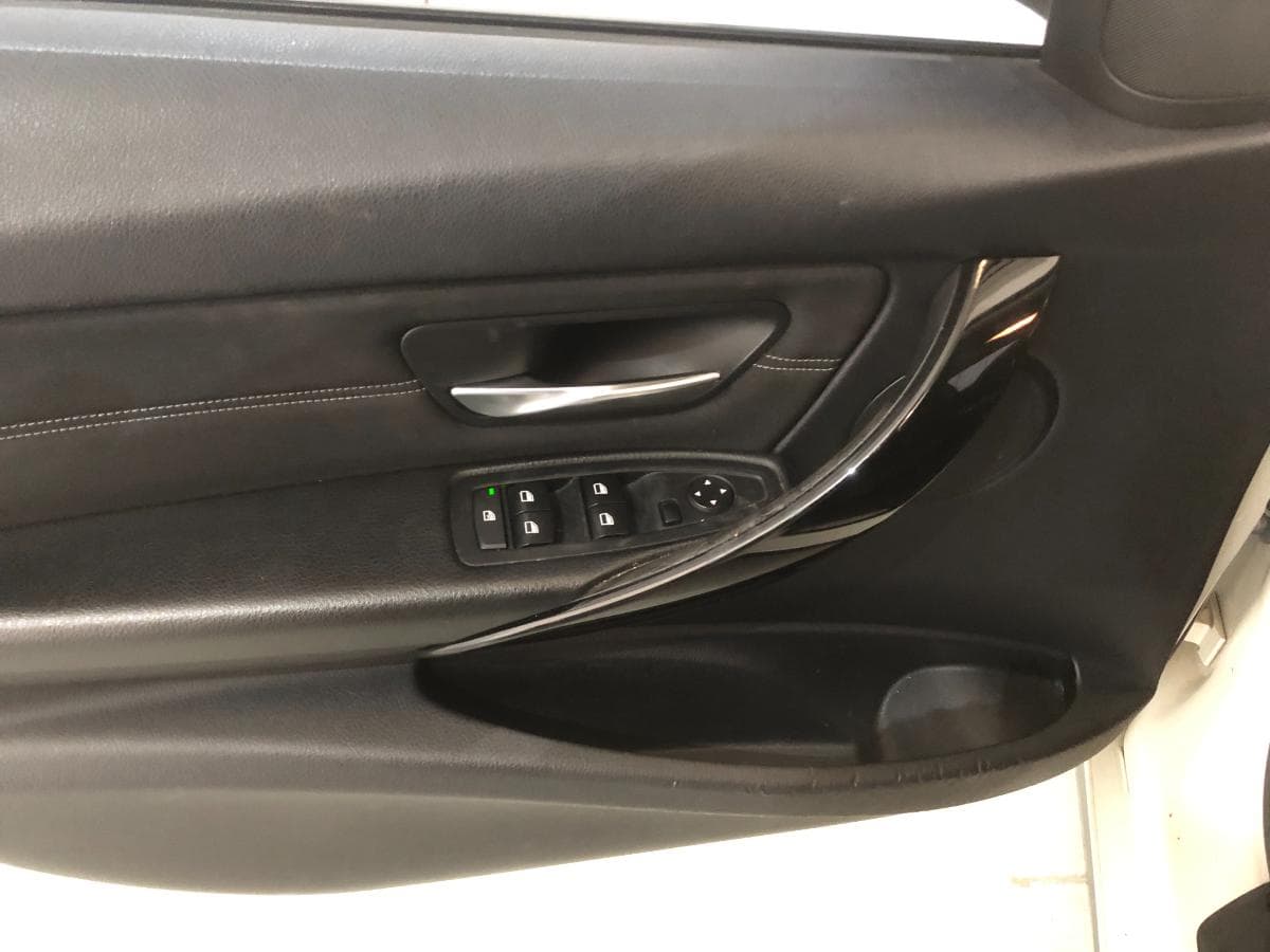 BMW 320D · Ano 2014 — imagen 23